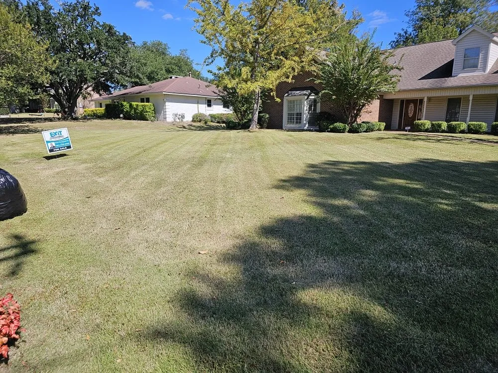 Local lawn care service in Montgomery, AL by Pablo's Landcaping