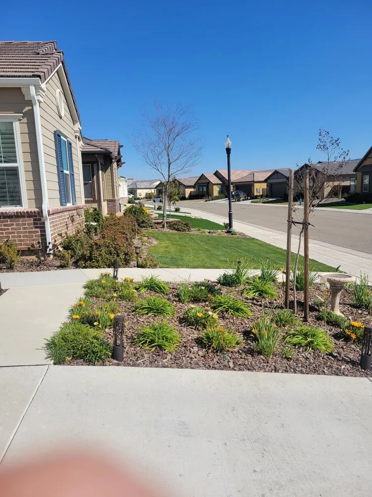 Professional residential landscaping in Fresno, CA by Pablo’s Landscape & Maintenance