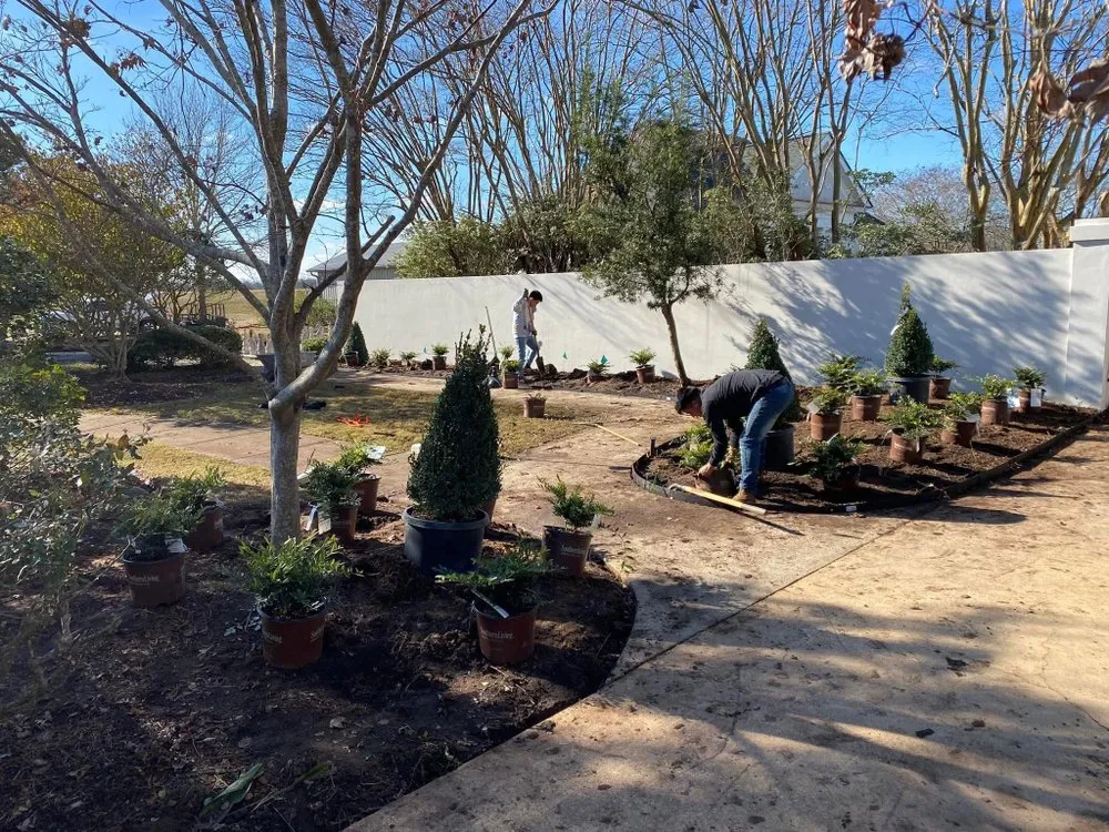 Professional lawn care service experts serving Dothan, AL - Pablo’s Landscape