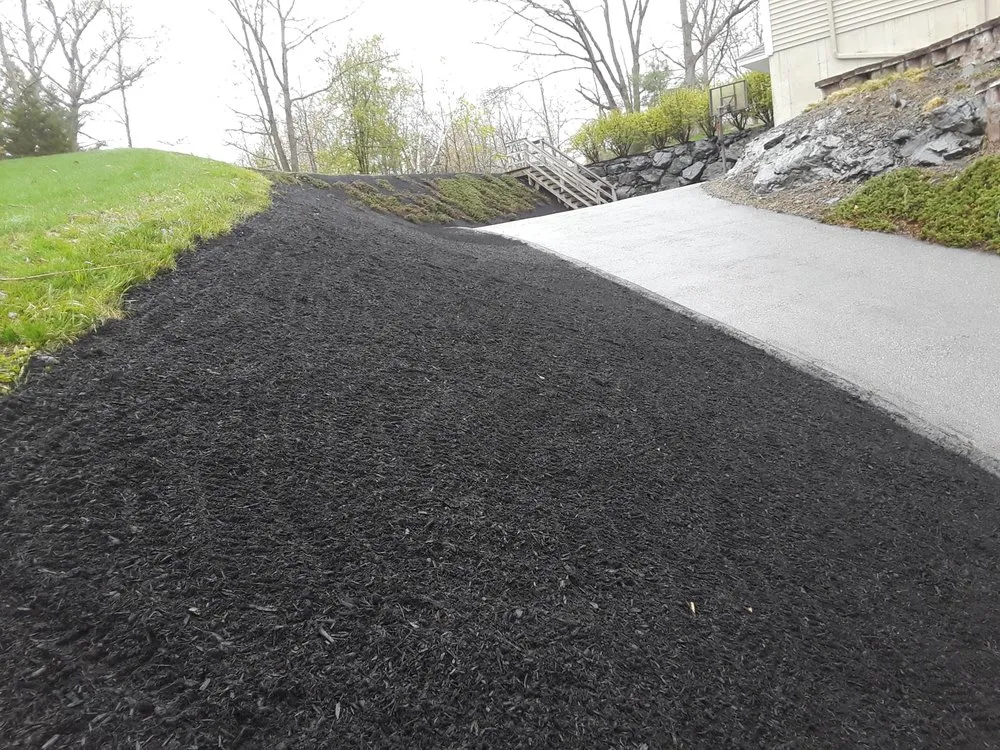 Custom yard cleanup service experts serving Lynn, MA - Pablo's Landscaping