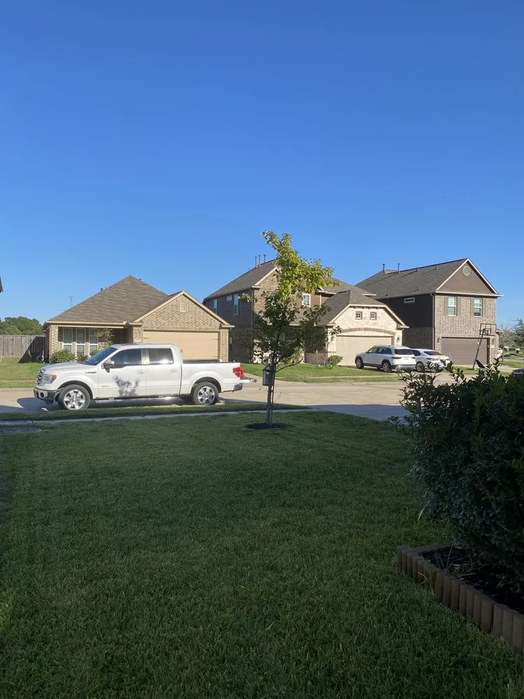Expert lawn mowing service in Houston, TX - Pacheco’s Landscaping