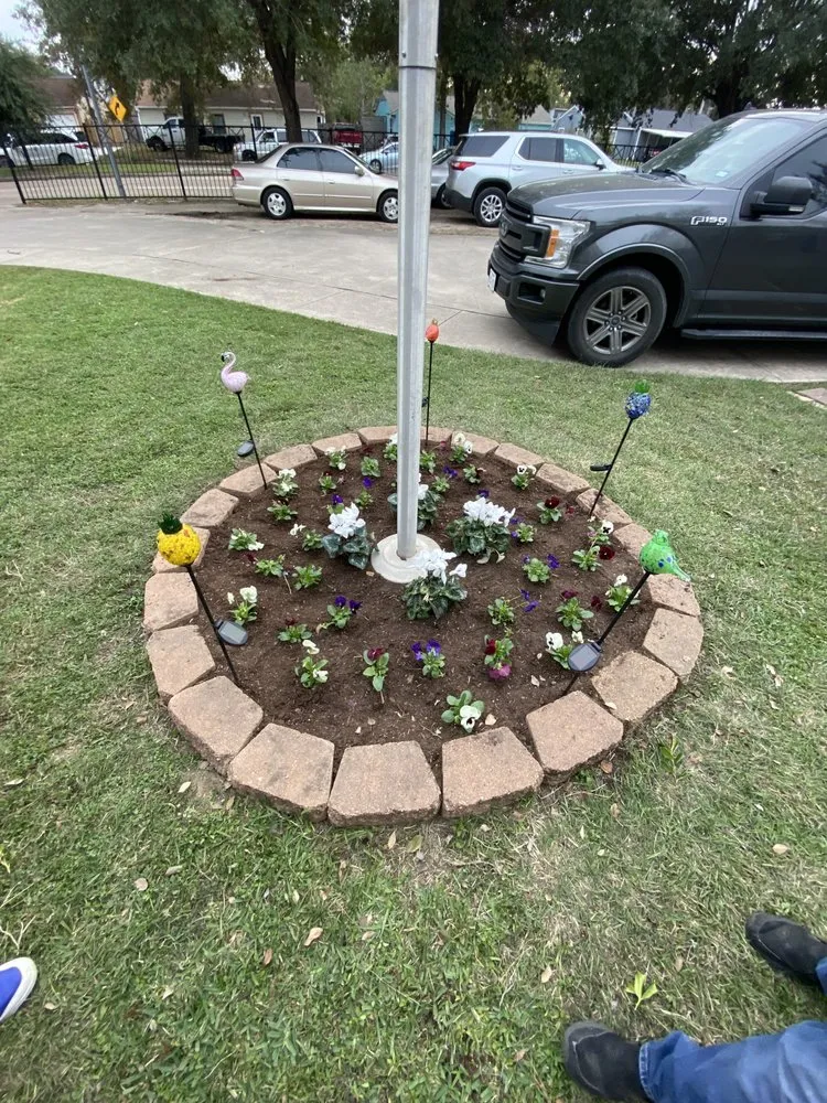 Custom lawn care service experts serving Houston, TX - Pacheco’s Landscaping