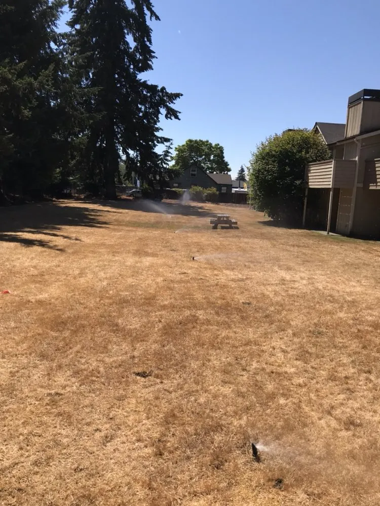 Top-rated garden landscaping in Gig Harbor, WA by Pacific Building Maintenance