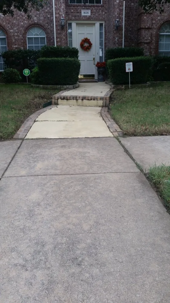 Custom yard maintenance experts serving Euless, TX - Pacific Islanders Contractor