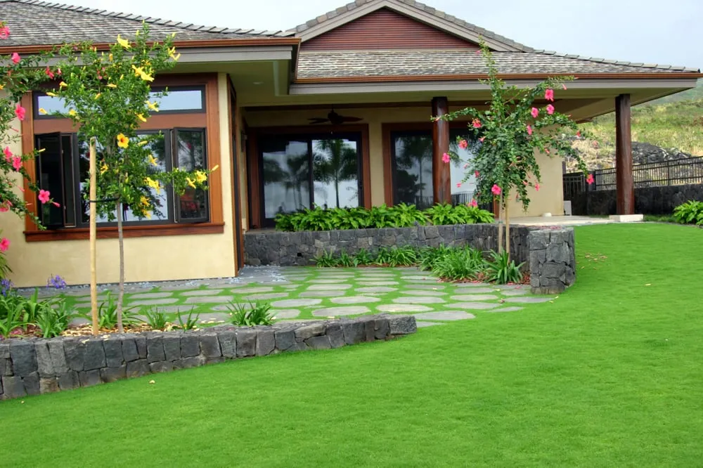 Local yard maintenance experts serving Kailua Kona, HI - Pacific Kona Landscaping Inc