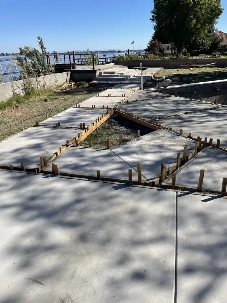 Top-rated landscape design for residential properties in Brentwood, CA by Pacific landscape service