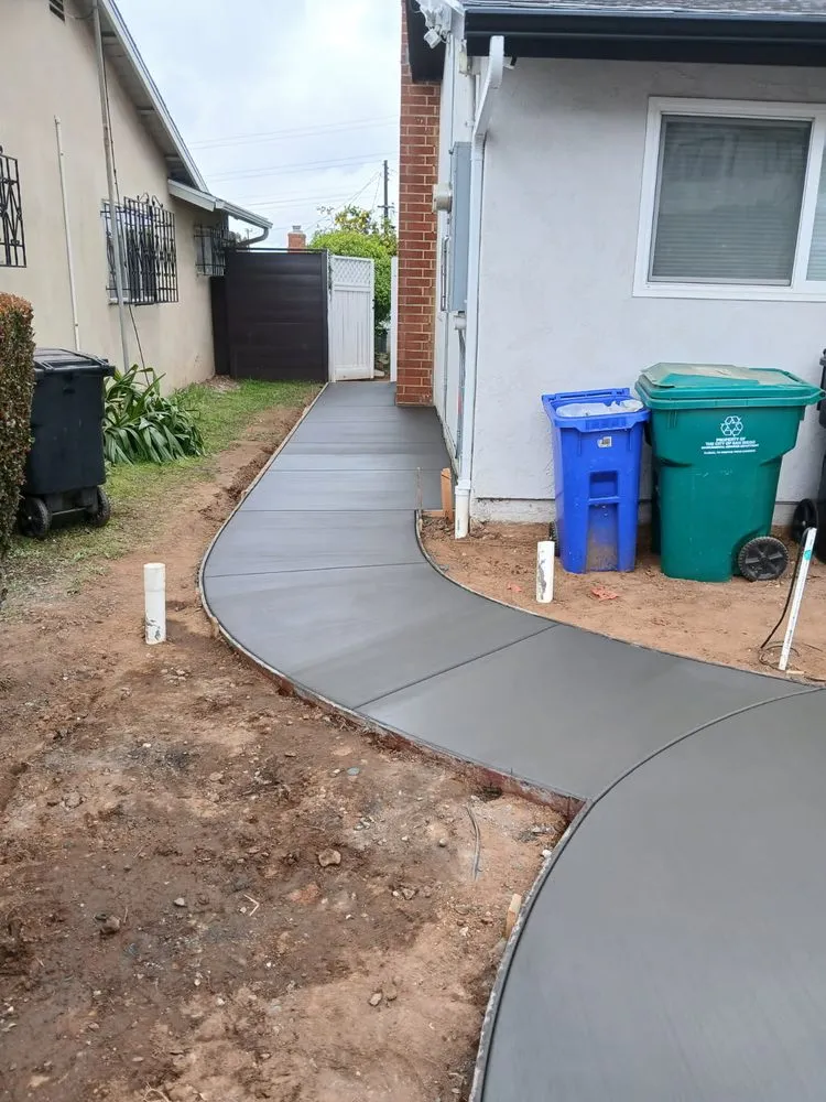 Reliable yard maintenance for residential properties in San Diego, CA by Pacific Landscaping and Maintenance