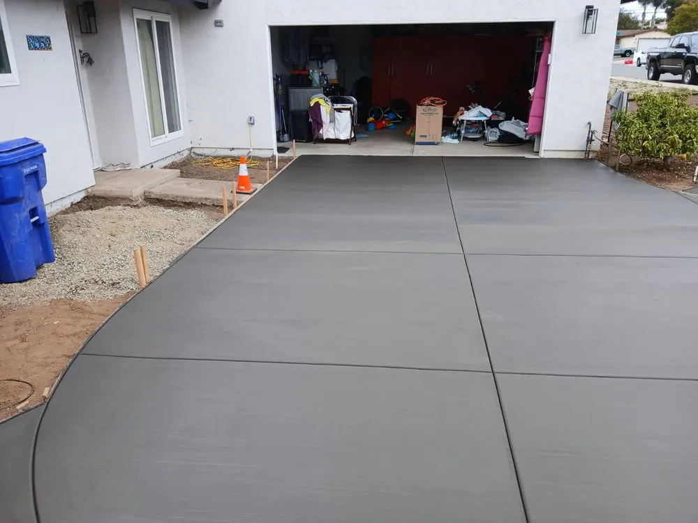 Expert outdoor landscaping with custom design in San Diego, CA by Pacific Landscaping and Maintenance