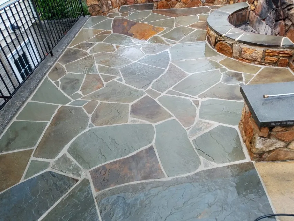 Custom residential landscaping in Cross Junction, VA by Pacific Landscaping