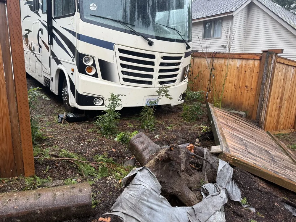 Local yard maintenance in Lynnwood, WA by Pacific Northwest Rockeries