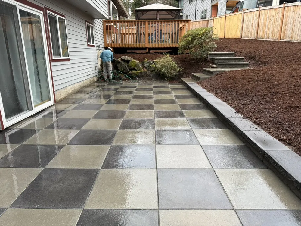 Professional garden landscaping experts serving Lynnwood, WA - Pacific Northwest Rockeries
