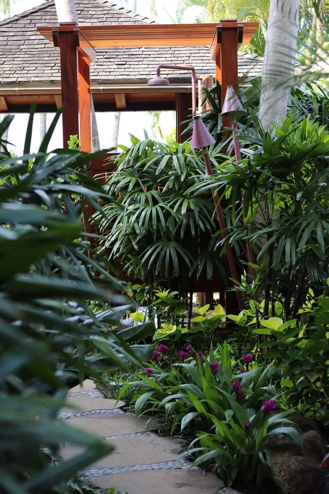 Custom landscape design with custom design in Honolulu, HI by Pacific Outdoor Living