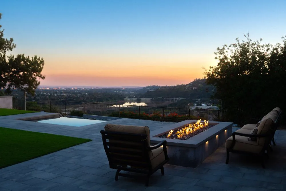 Professional lawn mowing service in Sun Valley, CA - Pacific Outdoor Living