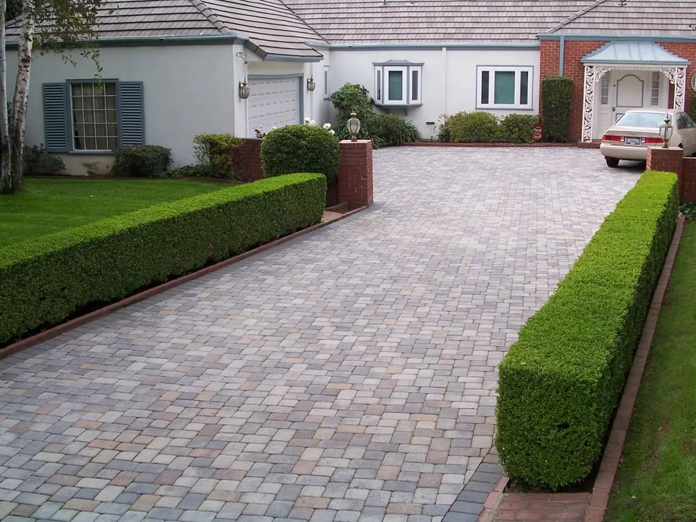 Custom yard maintenance for year-round maintenance across Sun Valley, CA - Pacific Outdoor Living