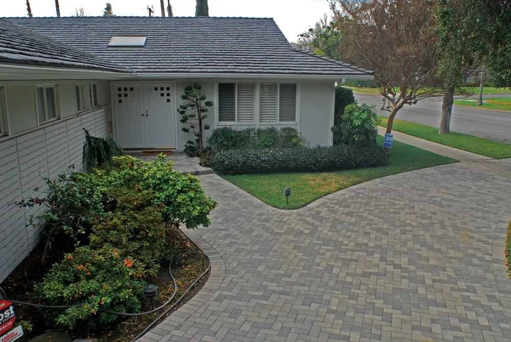 Affordable outdoor landscaping for year-round maintenance in Sun Valley, CA by Pacific Outdoor Living