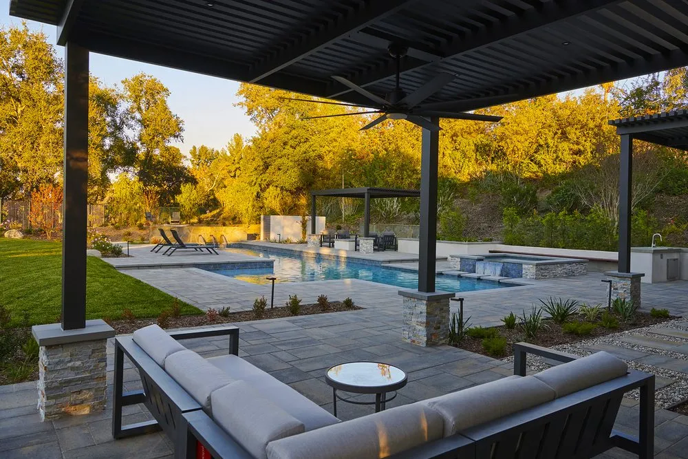 Affordable lawn mowing service experts serving Sun Valley, CA - Pacific Outdoor Living