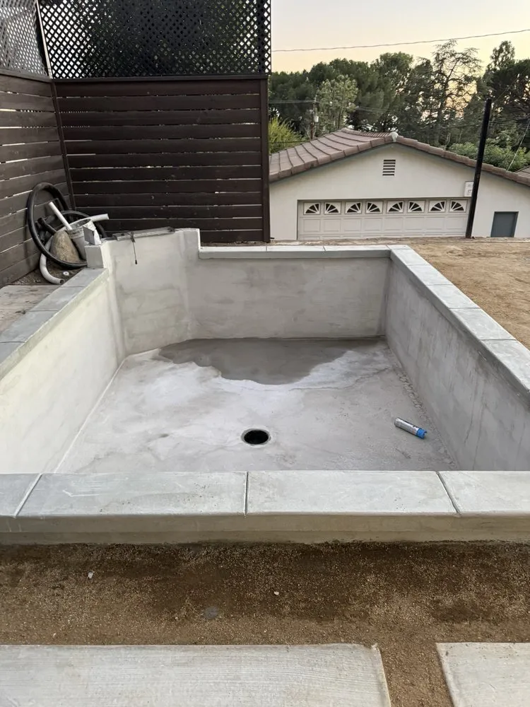 Top-rated yard maintenance in Los Angeles, CA - Pacific Ponds & Design