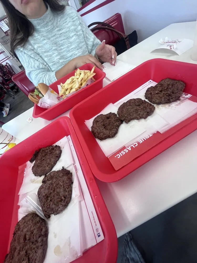 Local yard maintenance experts serving Los Angeles, CA - Pacific Ponds & Design