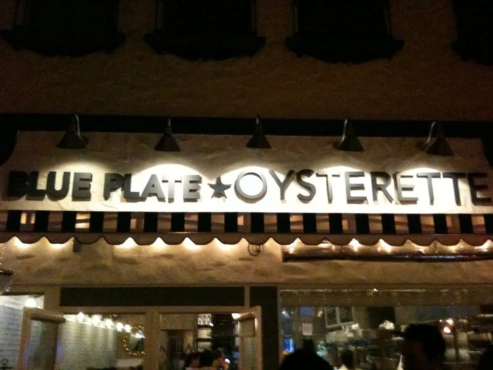 Affordable lawn mowing service experts serving Los Angeles, CA - Pacific Ponds & Design