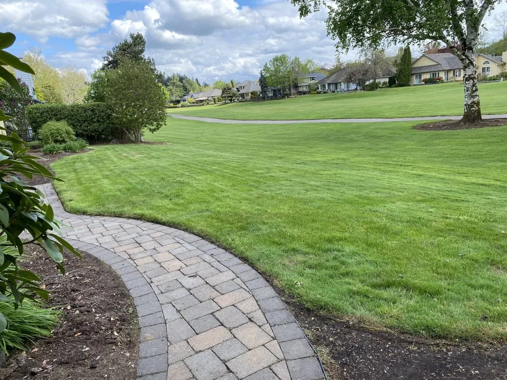 Local yard cleanup service in Dallas, OR - Pacific Pro Lawn