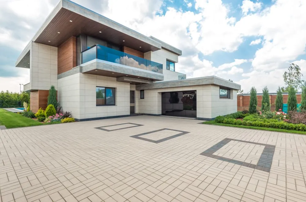 Custom yard maintenance for year-round maintenance in San Fernando Valley, CA by Pacific Proworks