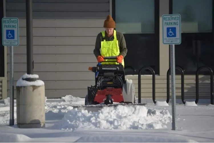 Local lawn mowing service experts serving Mount Vernon, WA - Pacific Style Landscapes