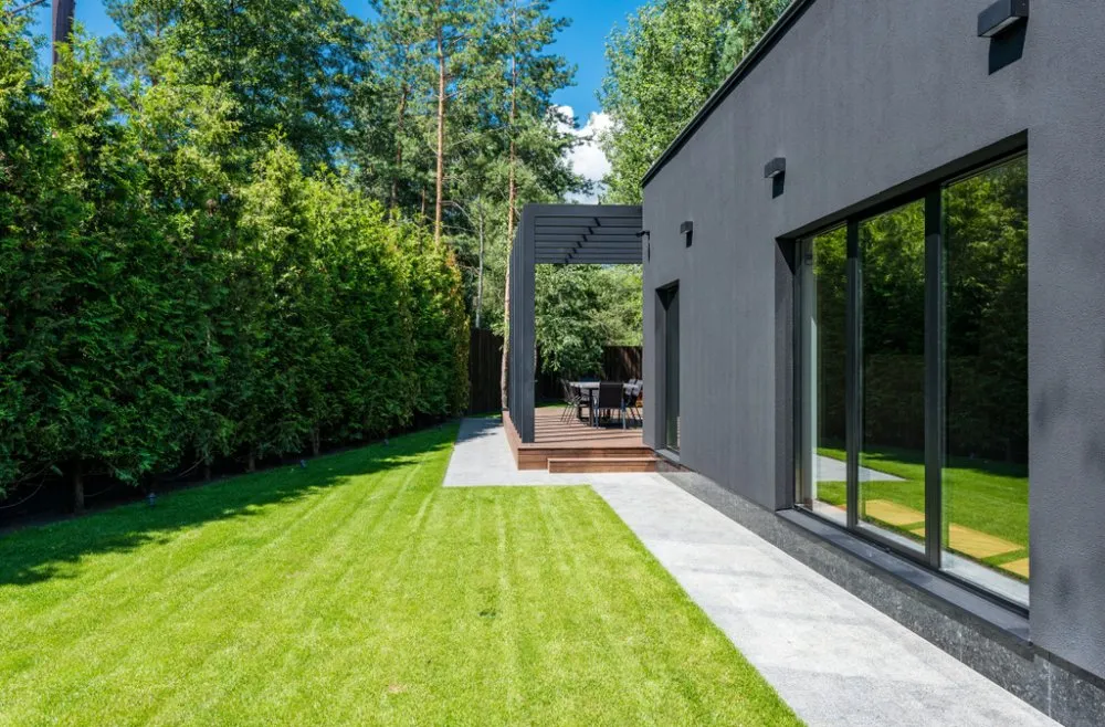 Trusted lawn care service in Los Angeles, CA - Pacific West Home Builders