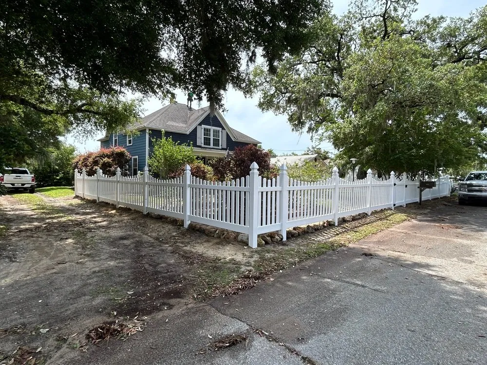 Trusted yard maintenance near you across Santa Rosa Beach, FL - Pack Fencing