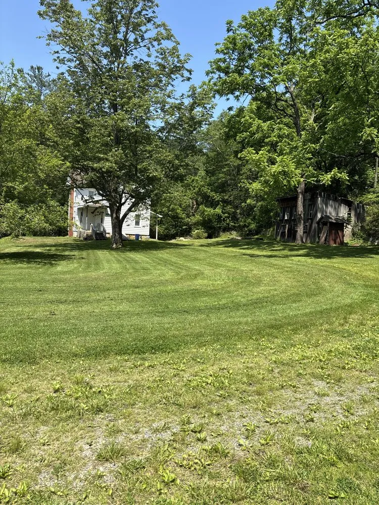 Professional lawn mowing service experts serving Lansford, PA - Packs Lawn Care