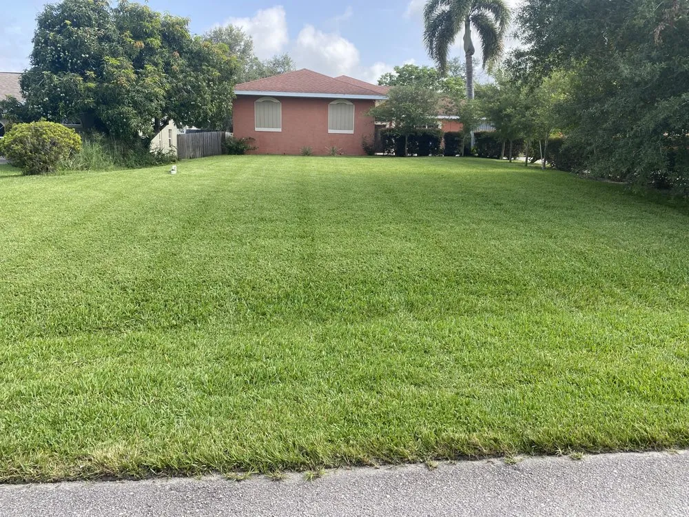 Expert outdoor landscaping experts serving Lake Placid, FL - Padilla Landscape