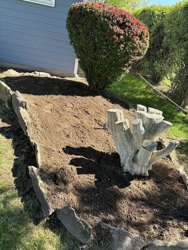 Professional lawn mowing service experts serving Moses Lake, WA - Padilla Lawn Care