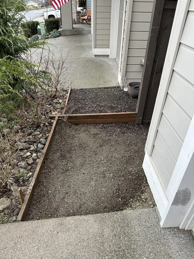 Top-rated yard cleanup service experts serving Lakewood, WA - Paea Concrete