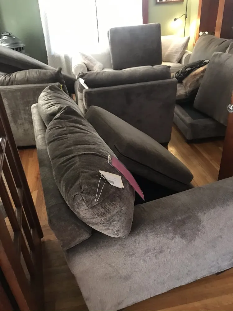 Expert yard cleanup service experts serving East Hartford, CT - Pae’shanz Landscaping and moving