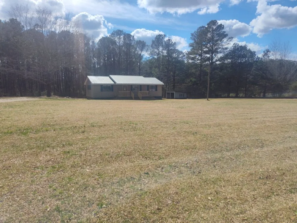 Expert yard cleanup service in Marietta, GA - Paige's Lawn Care Service