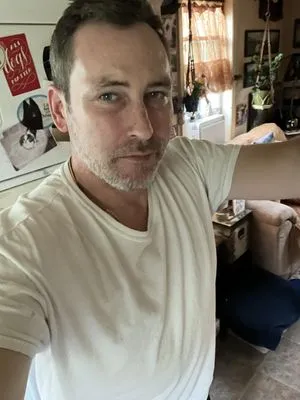 Paint and House Care By Mike Logo