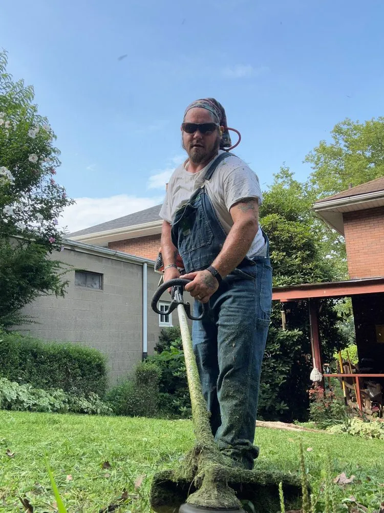 Expert yard maintenance experts serving East Palestine, OH - Paint N’at