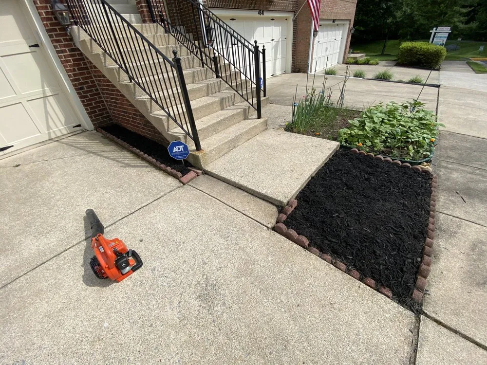 Local lawn mowing service in Woodbridge, VA - Palacios landscaping