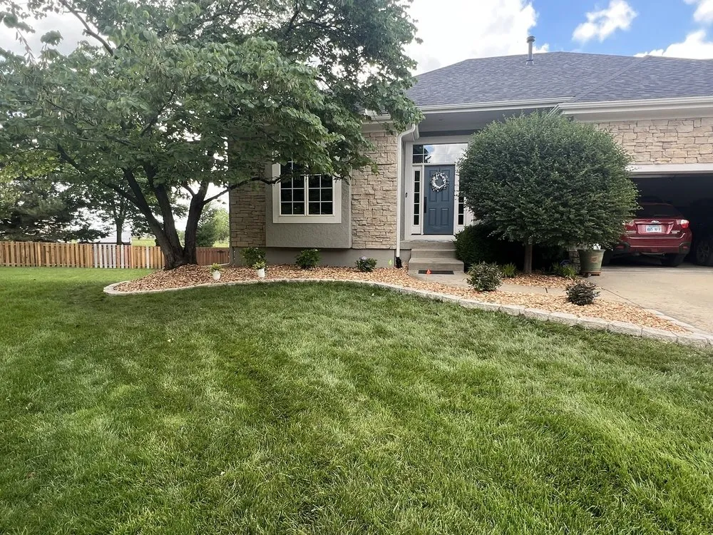 Top-rated yard cleanup service for beautiful yards across Olathe, KS - Palatial Lawn & Landscape