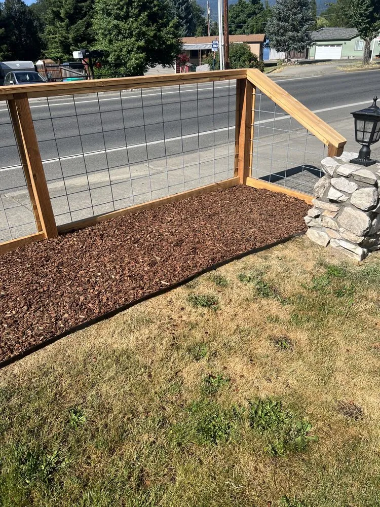 Expert yard cleanup service in Grants Pass, OR - Palinkas Yard Care