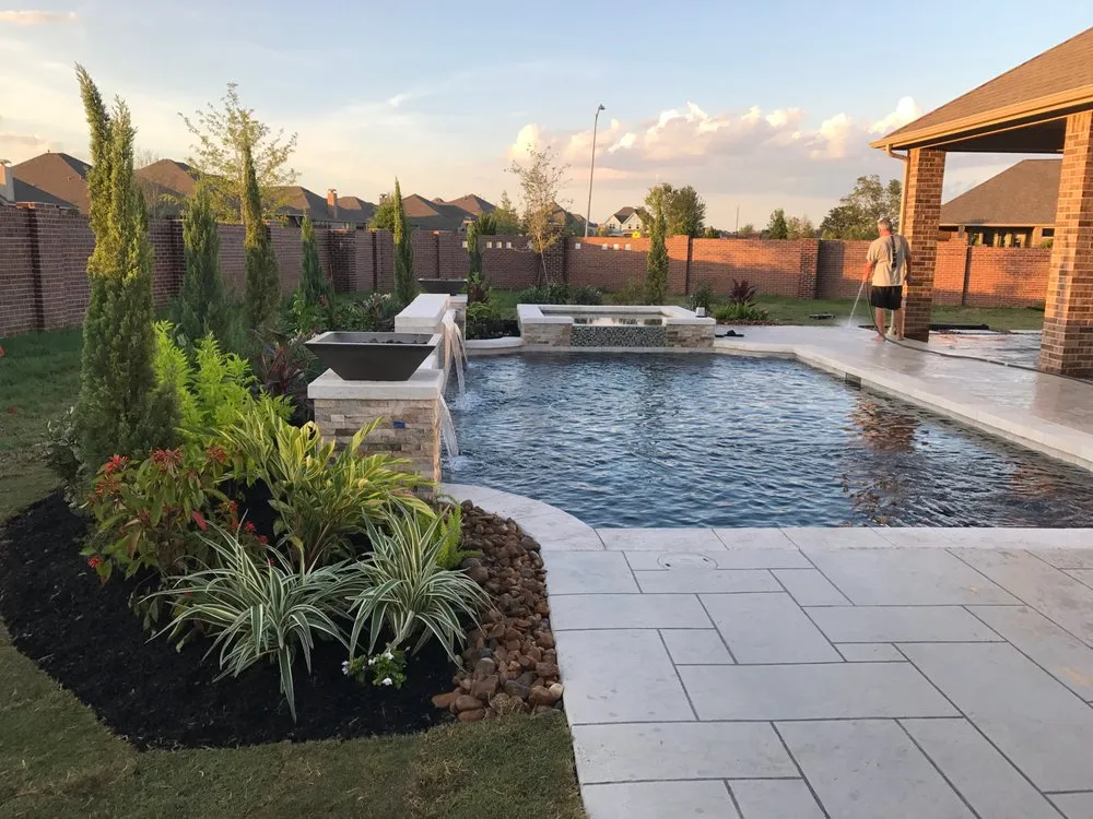 Reliable landscaping services experts serving Waller, TX - Palm & Trees Landscape