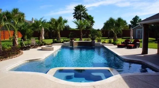 Professional yard maintenance for year-round maintenance in Waller, TX by Palm & Trees Landscape
