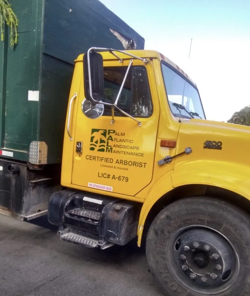 Local yard maintenance experts serving Deerfield Beach, FL - Palm Atlantic Landscape Maintenance