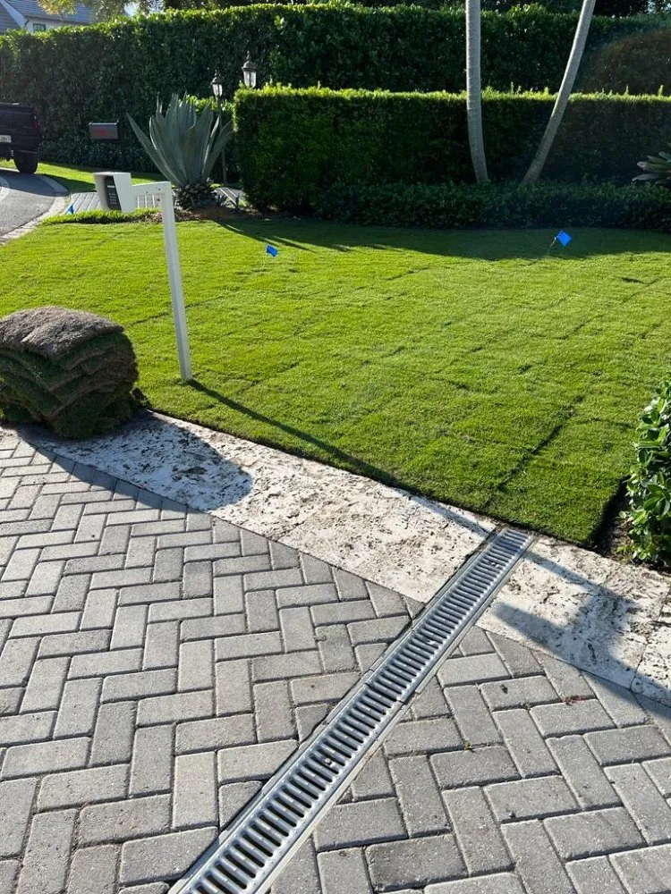 Custom landscaping services in Wellington, FL by Palm Beach Mini Landcape