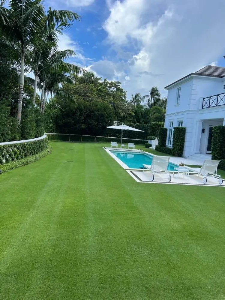 Affordable garden landscaping for beautiful yards across Wellington, FL - Palm Beach Mini Landcape