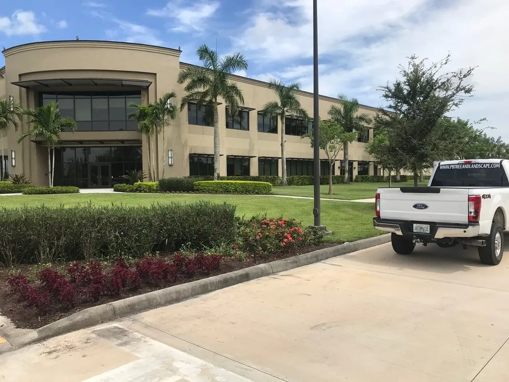 Expert landscaping services experts serving Loxahatchee Groves, FL - Palm Beach Tree & Landscape