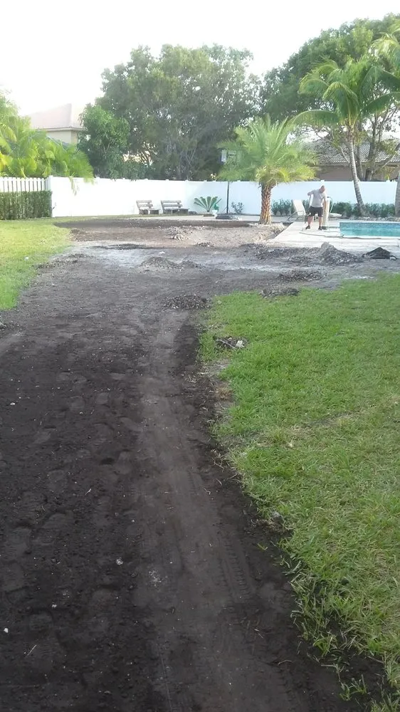 Custom lawn mowing service experts serving Oakland Park, FL - Palmer Bros