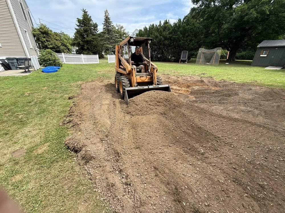 Top-rated yard cleanup service experts serving East haven, CT - Palmieri's Lawn Care