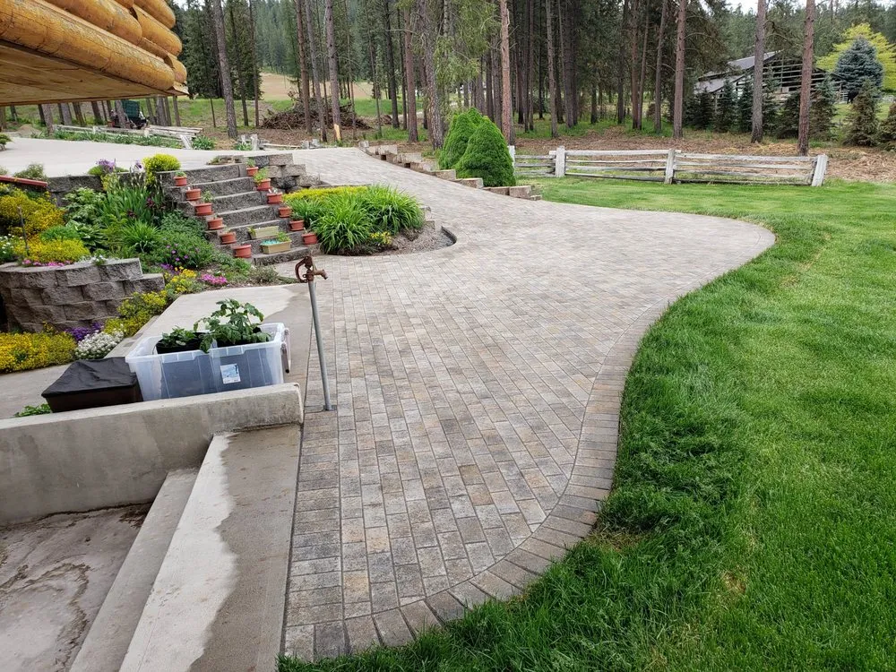 Professional yard maintenance in Deer Park, WA - Palms Tree Service & Landscaping