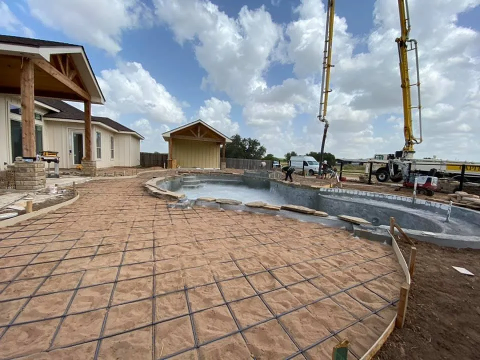 Local lawn care service in Floresville, TX by Paloma Blanca Landscape & Pools