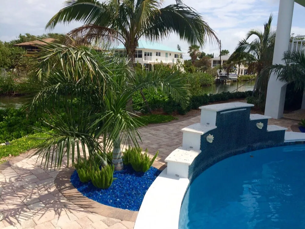 Reliable yard maintenance in Miami, FL by Pamar Landscape
